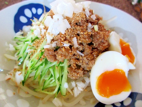 味噌そぼろのっけうどん